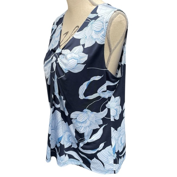 Made in Italy Navy/Light Blue Floral V-Neck Sleeveless Gather Front Top (L) - Picture 7 of 11